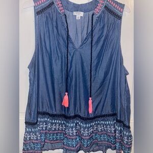 Women’s Crown & Ivy Top